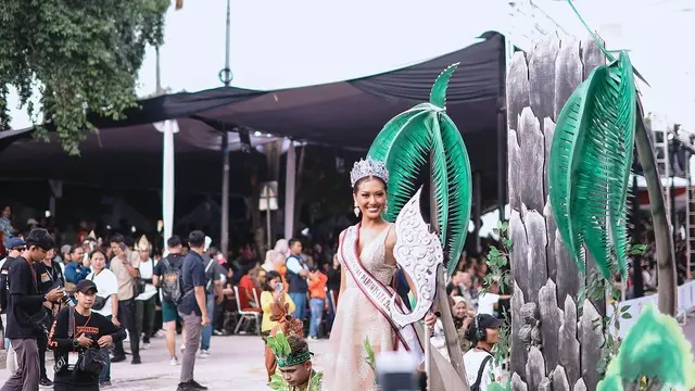 6 Adu Gaya Para Puteri Indonesia di Jember Fashion Carnaval, Miss Supranational 2024 Harashta Haifa Zahra Turut Hadir