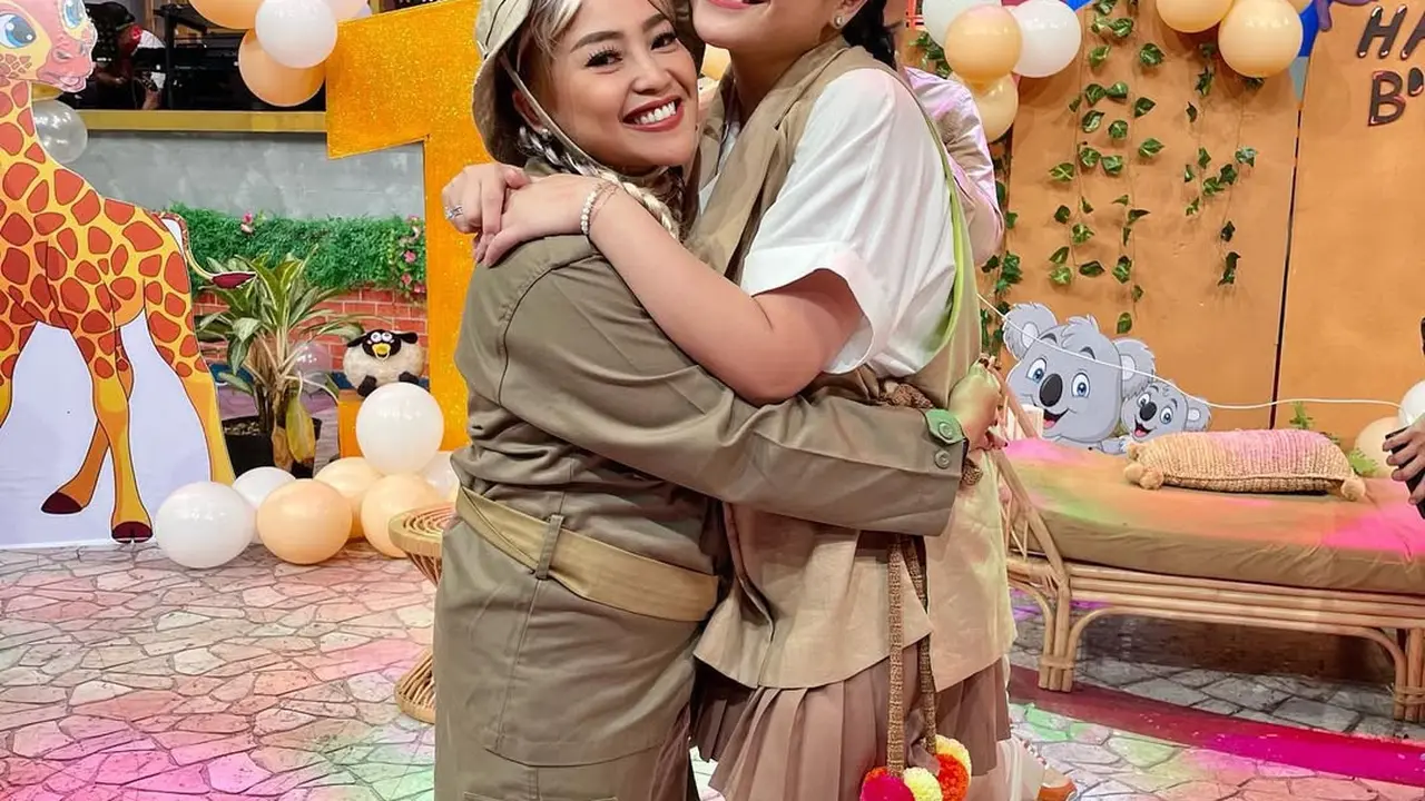 Potret Kenangan Kedekatan Mendiang Mpok Alpa dengan Para Artis, Raffi Ahmad dan Irfan Hakim Ungkap Perjuangannya