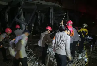 Ledakan terjadi di pertokoan Pasar Cimanggis, Ciputat, Tangerang Selatan, Rabu (14/10/2026) (Istimewa)