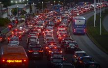 Cara Efektif Mengatasi Pecah Ban Mobil Saat Berkendara di Kecepatan Tinggi