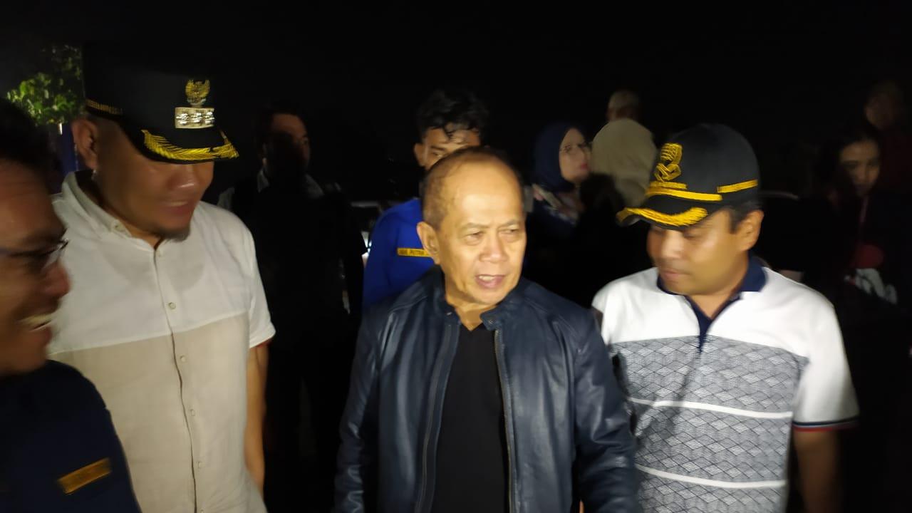 Wakil Ketua MPR RI Syarief Hasan Kunjungi Korban Banjir di GOR Pengadegan, Kalibata, Jakarta Selatan.