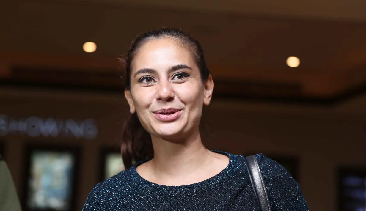 Artis dan pemeran Marissa Nasution, mengaku sebagai penggemar film Fast & Furious. Bersama teman seusianya, ia mengikutinya sejak kemunculan perdananya pada tahun 2001 silam. (Nurwahyunan/Bintang.com)