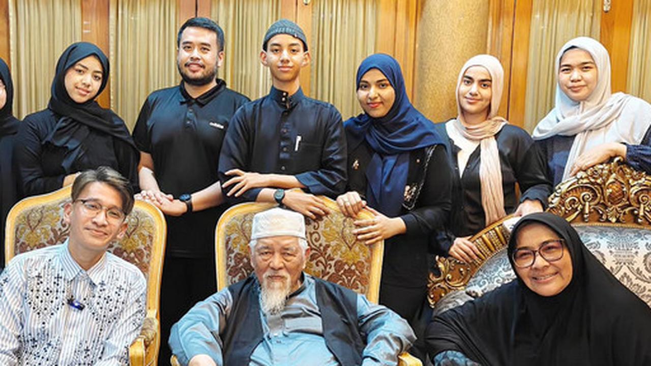 42 Tahun Tak Bertemu, Potret Ruben Onsu Temu Kangen Saudara - Sebut Setelah Berhijrah Semua Cerita Berubah