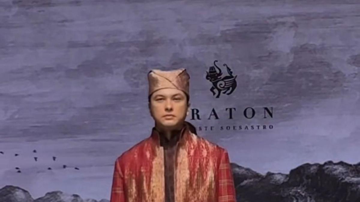 KRATON Auguste Soesastro Hadirkan Koleksi “Made in The World” di Dewi Fashion Knights 2025, Nicholas Saputra Jadi Pusat Perhatian