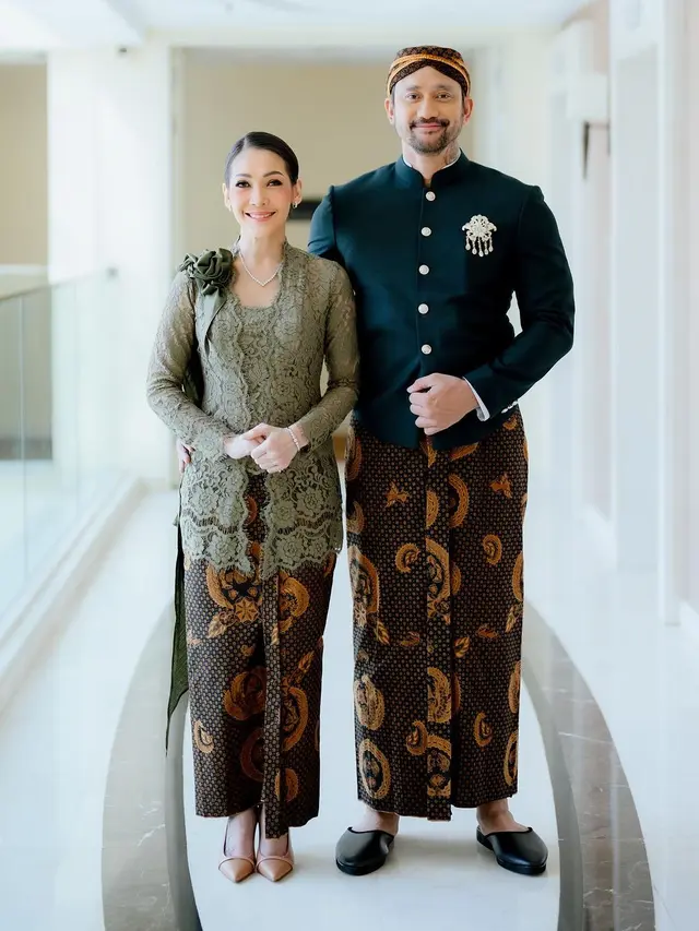 Gaya Serasi Tora Sudiro dan Mieke Amalia Sedari Pengajian hingga Resepsi Nabila Sudiro, Tak Kalah Romantis dari Pengantinnya