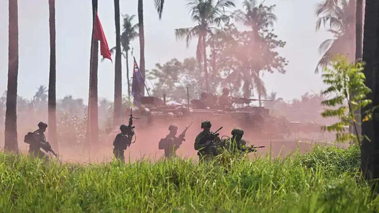 Tentara Indonesia dan Australia Salat Jumat Berjamaah di Sela Latihan Gabungan