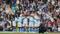 Pemain Manchester City melakukan briefing bersama sebelum kickoff laga Premier League melawan Burnley di Manchester - AP Photo/Jon Super