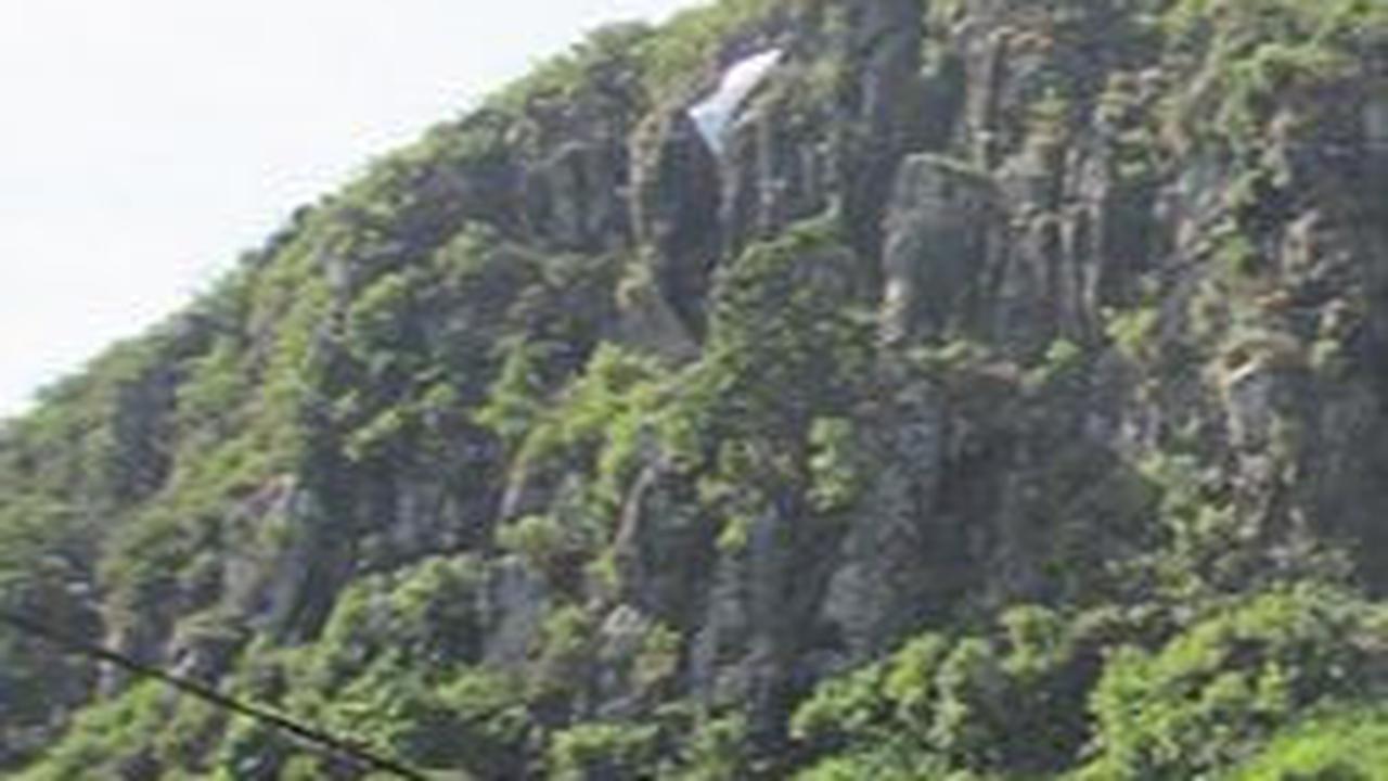 6. Gunung Batu