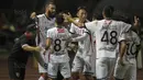 Para pemain Bali United merayakan gol yang dicetak Sylvano Comvalius ke gawang Bhayangkara FC pada laga Liga 1 Indonesia di Stadion Patriot, Bekasi, Jumat (29/9/2017). Bhayangkara menang 3-2 atas Bali. (Bola.com/Vitalis Yogi Trisna)