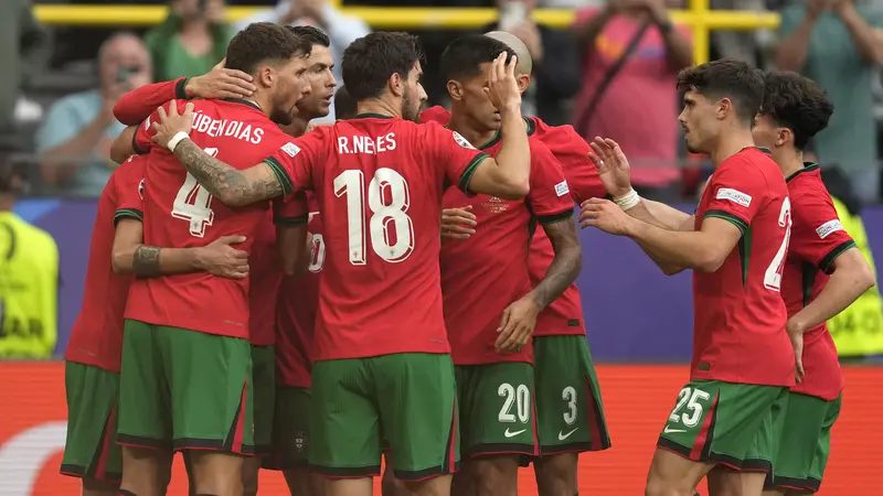 Foto: Cristiano Ronaldo Kembali Cetak Assist Kontra Turki, Portugal Jadi Tim Ketiga yang Melaju ke Babak 16 Besar Euro 2024
