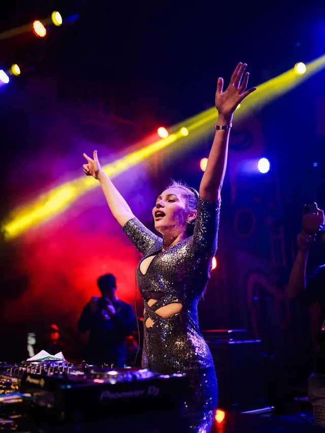6 Potret DJ Katty Butterfly yang Kini Kembali ke Panggung Hiburan