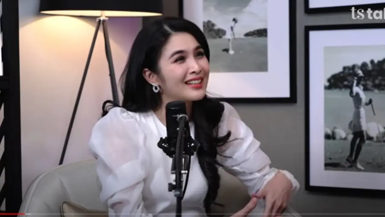 Sandra Dewi Pernah Punya 3 Babysitter untuk Anak Pertamanya, Ada yang Resign karena Kebanyakan Dapat Bonus.  foto: Youtube TS Media