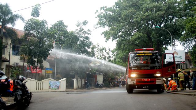 Baku Tembak Terduga Teroris dan Polisi di Kantor Kelurahan Arjuna Bandung