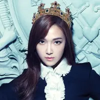 Lepas dari SNSD, Jessica Jung mulai mengkiprahkan sayapnya didunia hiburan. Ia nampak sukses menggeluti bisnis fashionnya BLANC&ECLARE. Ia juga didapuk menjadi model Vogue di Asia serta merilis album solo yang bertajuk 'Fly'. (Soompi/Bintang.com)