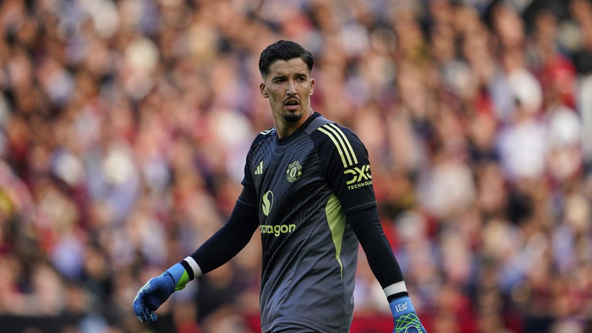 Kalah dari Arsenal, Ruben Amorim Bela Altay Bayindir, Sorotan Kiper MU Belum Berakhir