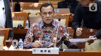 Ketua Komisi Pemberantasan Korupsi (KPK) Firli Bahuri saat mengikuti rapat kerja dengan Komisi III DPR di Jakarta, Rabu (8/6/2022). Rapat yang berlangsung tertutup tersebut membahas RKA K/L Tahun 2023. (Liputan6.com/Angga Yuniar)