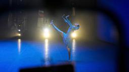 Elina Nasyrova dari Rusia tampil pada Kompetisi Balet Internasional XIV di New Stage of the Bolshoi Theater, Moskow, Rusia, 8 Juni 2022. (AP Photo/Alexander Zemlanichenko)