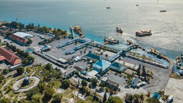 ASDP Indonesia Ferry mencatat penyebrangan dari Pelabuhan Ketapang ke Gilimanuk mulai ramai jelang puncak mudik lebaran 2022