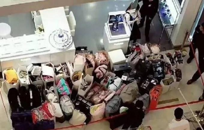 Pihak keluarga mengklarifikasi bahwa isu miring yang menimpa anaknya tidak benar (Weibo)