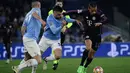 Ciro Immobile tidak menyia-nyiakan peluang penalti dan mengkonversinya menjadi gol kemenangan untuk Lazio. (Filippo MONTEFORTE/AFP)