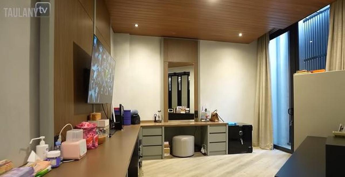 8 Potret Kamar Aurel Hermansyah dan Atta Halilintar, Gaya Minimalis Modern yang Bikin Betah