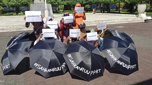 Aksi PRT Yogyakarta mendesak pengesahan RUU PPRT