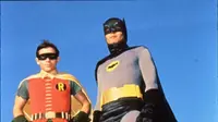 Kostum Batman pada serial televisi tahun 1966 (IMDb)