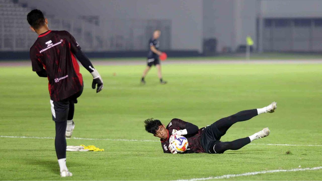 FOTO: Jelang Piala AFF U-23 2025, Timnas Indonesia Panaskan Mesin di Stadion Madya Jakarta
