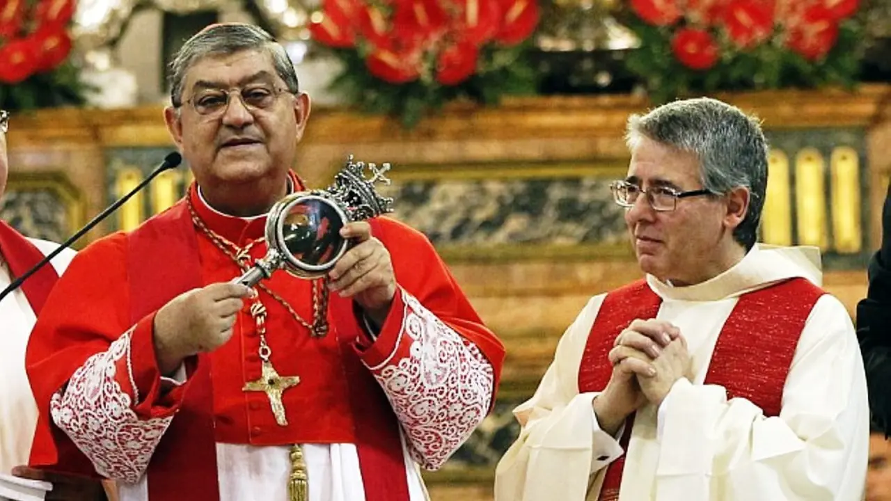 Ritual kejaiban darah Santo Januarius atau yang juga dikenal sebagai San Gennaro
