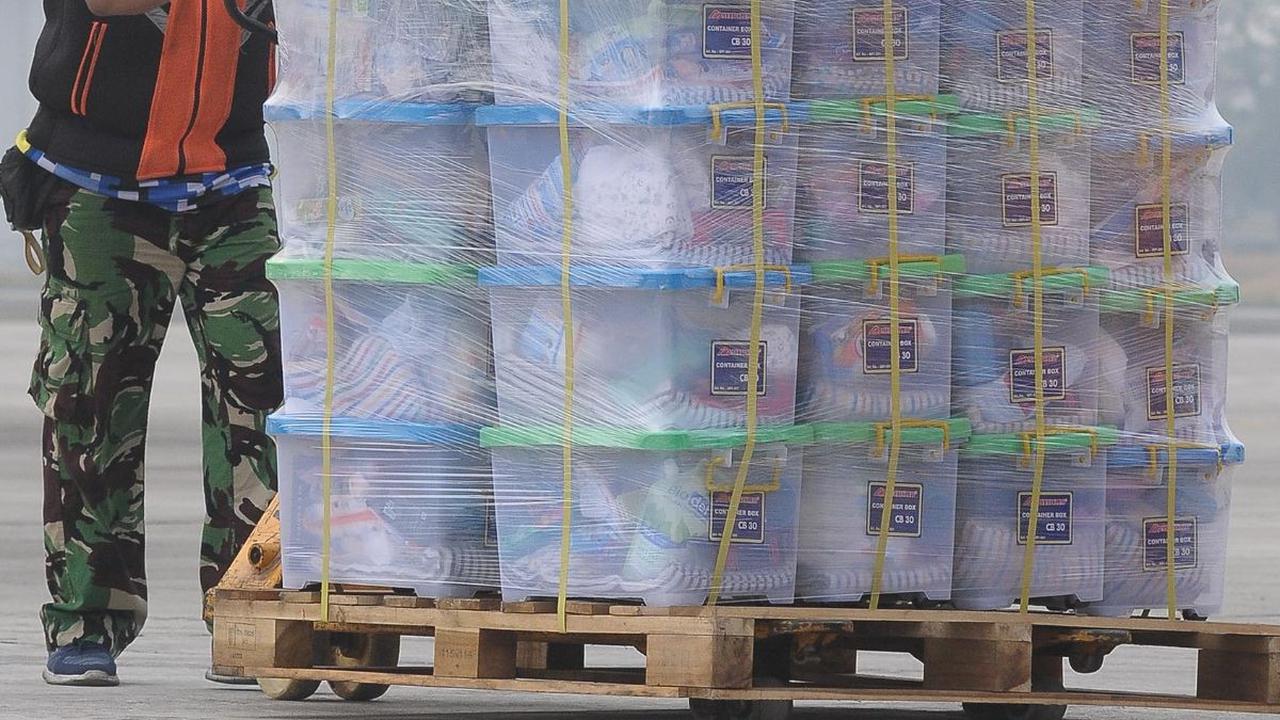 Adapun bantuan yang dikirim Indonesia antara lain, bahan makanan, alat medis, selimut, tenda, hingga logistik lainnya yang dibutuhkan di Gaza, Palestina.