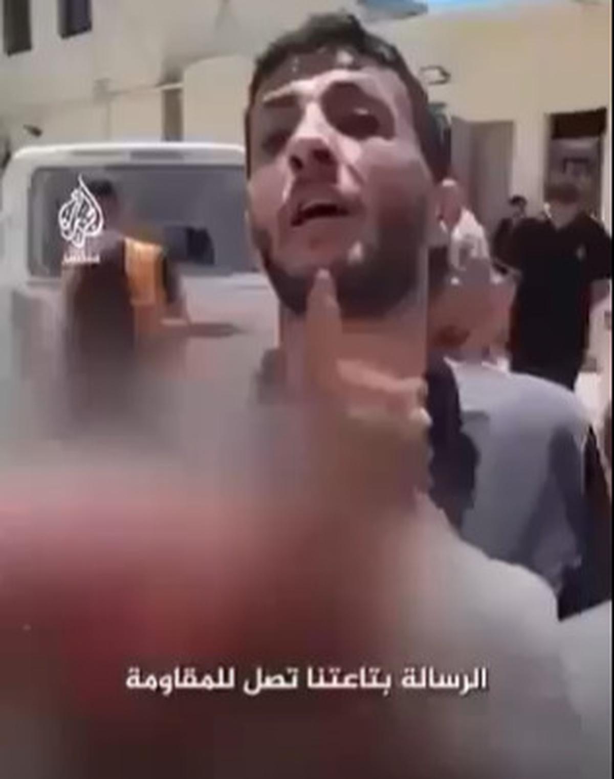 Israel Tuntut Hamas Lucuti Senjata, Warga Gaza Sambil Gendong Jenazah Anaknya Beri Pesan Menohok