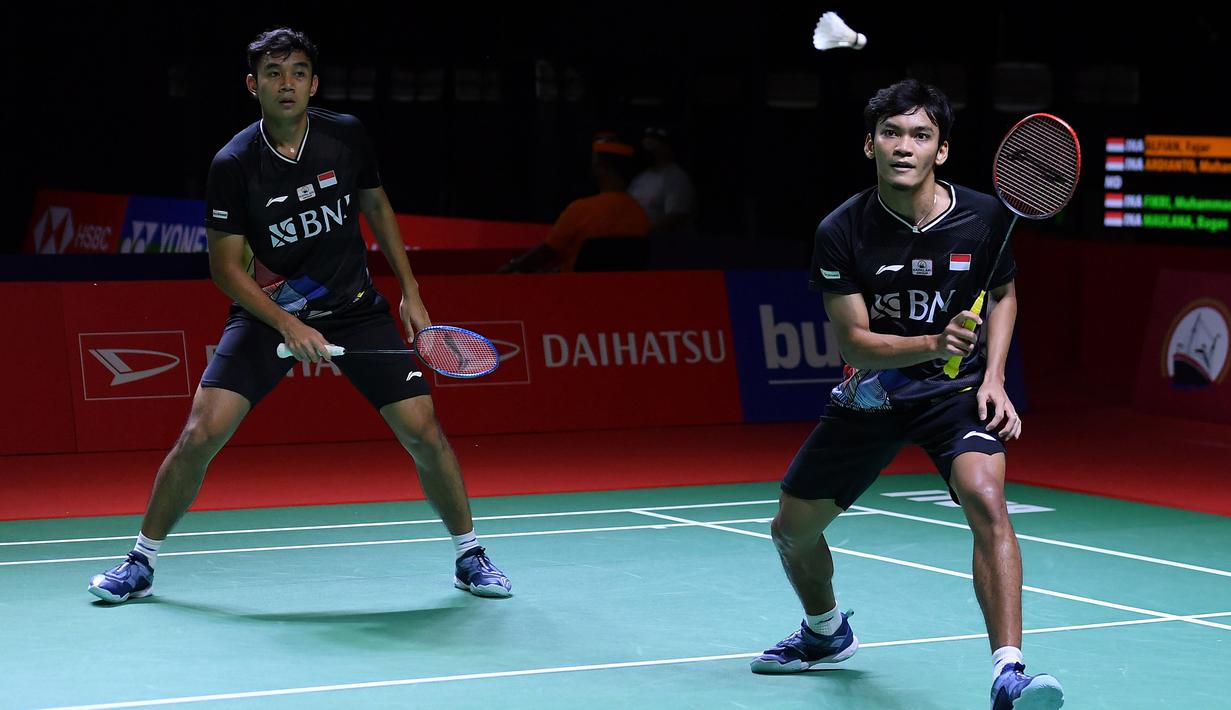 Pasangan yang pertama kali memastikan lolos ke perempatfinal adalah Muhammad Shohibul Fikri/Bagas Maulana. Peringkat 28 BWF ini mengalahkan unggulan ke-8, Ong Yew Sin/Teo Ee Yi (Malaysia) dengan 24-22, 13-21 dan 21-17. Mereka akan jumpa Takuro Hoki/Yugo Kobayashi (Jepang). (PBSI)