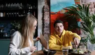 7 Ciri Orang yang Paling Terakhir Selesai Makan Menurut Psikologi, Bukan Sekadar Lambat Mengunyah