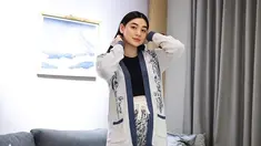 Patricia Devina sempat mengunggah potretnya saat memakai korset dalam media sosial Instagram dan curhat soal berat badannya yang naik hampir 18Kg saat menjalani kehamilan pertamanya. Ia pun mengungkapkan bahwa ia merasa hancur hatinya melihat kondisi tubuhnya. (Liputan6.com/IG/@pattdevdex)