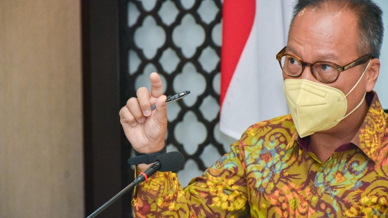 Menteri Perindustrian Agus Gumiwang Kartasasmita memastikan industri farmasi sudah mengikuti standar Cara Pembuatan Obat yang Baik (CPOB) dan memenuhi persyaratan mutu. (Dok Kemenperin)
