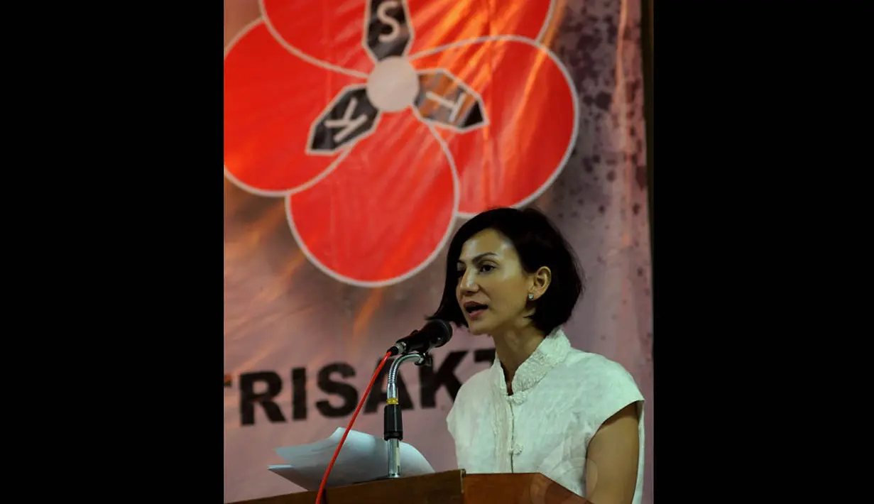 Politisi Wanda Hamidah saat berpidato dalam Deklarasi KST di Gedung Joang 45, Jakarta, (13/10/14). (Liputan6.com/Faisal R Syam)