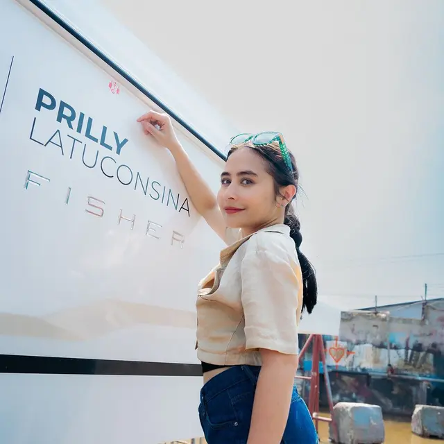 Prilly Latuconsina Keli Kapal