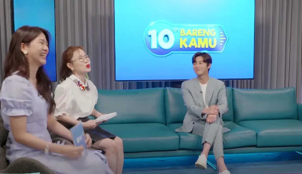 Amelia Tantono juga pernah menjadi bagian dari wawancara bersama Park Seo Jun yang sedang merayakan 10 tahun berkarier. Bincang-bincang ini juga bagian dari sang aktor yang sedang diangkat menjadi brand ambassador brand terkait. (YouTube Blibli.com)