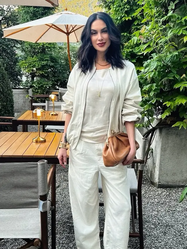 Sophia Latjuba di Usia 55 Tahun dengan lipstik bold. [@sophia_latjuba88]