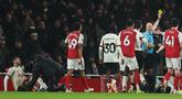 Ketegangan yang melibatkan pemain Liverpool, Conor Bradley dan pemain Arsenal, Gabriel Martinelli mewarnai laga lanjutan Liga Inggris 2025/2026 di Emirates Stadium, London, Inggris, Kamis (08/01/2025). (AP Photo/Ian Walton)