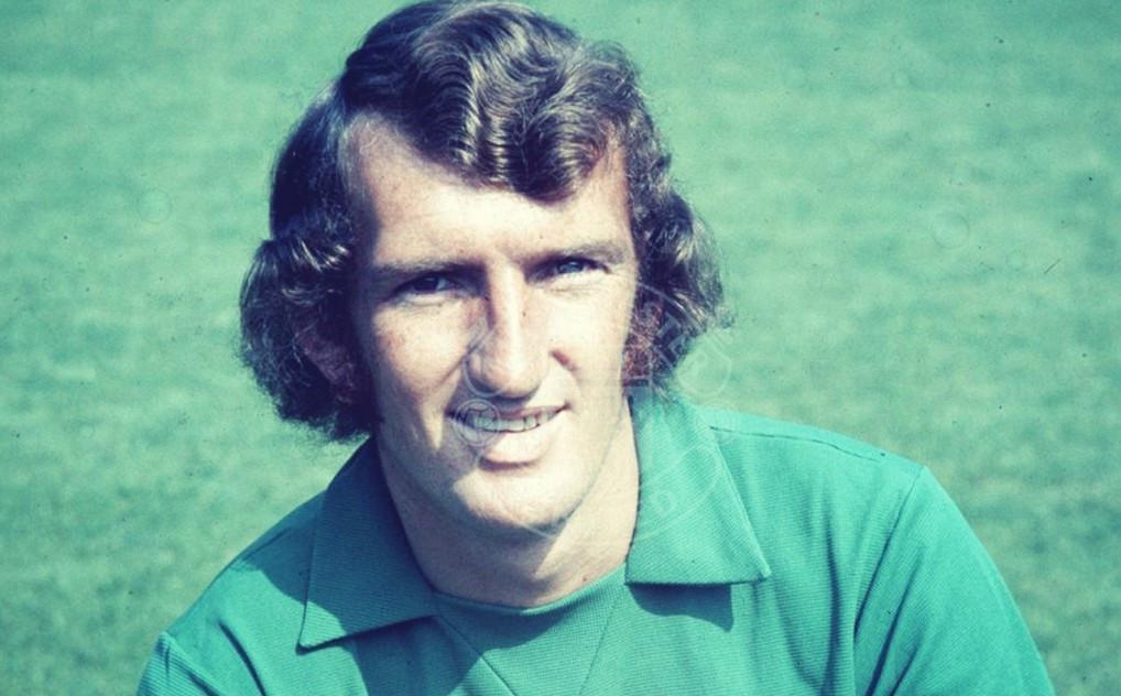 Kiper legendaris Manchester United, Alex Stepney. (Mn2.com)
