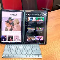 Pertama di dunia, Lenovo akan merilis laptop dua layar Yoga Book 9i. (Foto: Fimela/Hilda Irach).