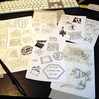 Agar tak terlihat pasaran dan tidak bermakna, ada baiknya kamu mengikuti tips-tips mendesain logo buat usahamu. 