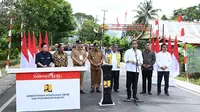 Presiden Jokowi meresmikan jalan antarprovinsi di Sulawesi Selatan. (Foto: Biro Pers Sekretariat Presiden)