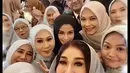 Sahrul Gunawan menikah dengan mahar atau maskawin berupa 1 karat berlian dan 100 gram emas. sedangkan bertindak sebagai wali nikah adalah paman Dine Mutiara. Hadir juga Atalia Praratya, Dede Yusuf, dan ustaz Subki Al Bughury. [Instagram/paramitha118real]