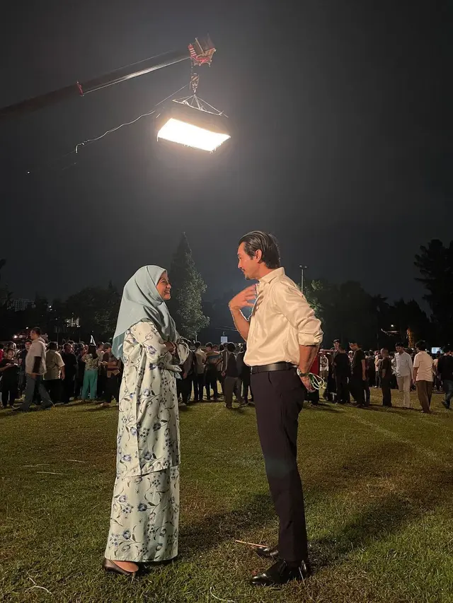 Acha Septriasa Tampil Berhijab