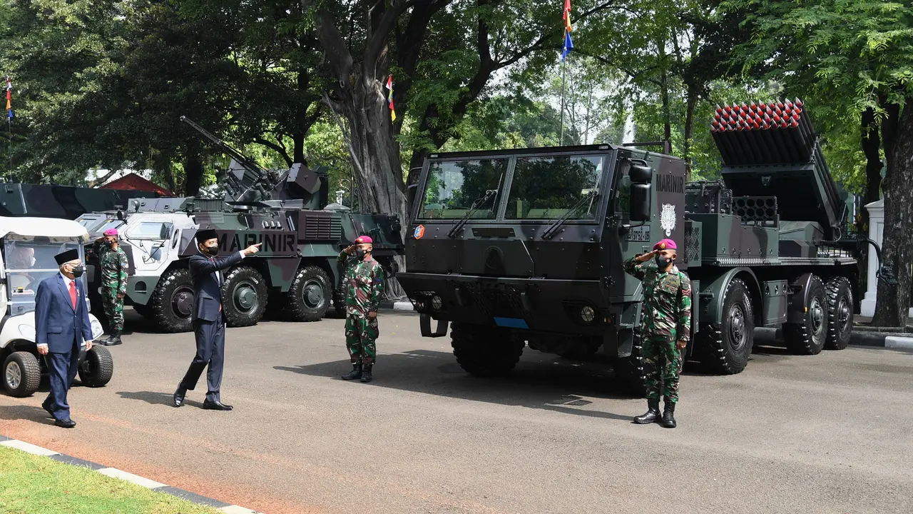 FOTO: Presiden Jokowi Pimpin Upacara HUT ke-76 TNI di Istana Merdeka