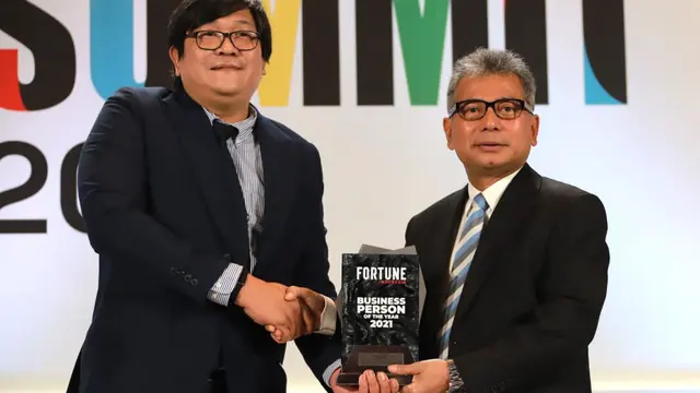 Pada acara FORTUNE Indonesia Summit 2022, Direktur Utama Bank Rakyat Indonesia Sunarso dinobatkan sebagai “Business Person of the Year”. (Photo credit : PT Bank Rakyat Indonesia (Persero Tbk)