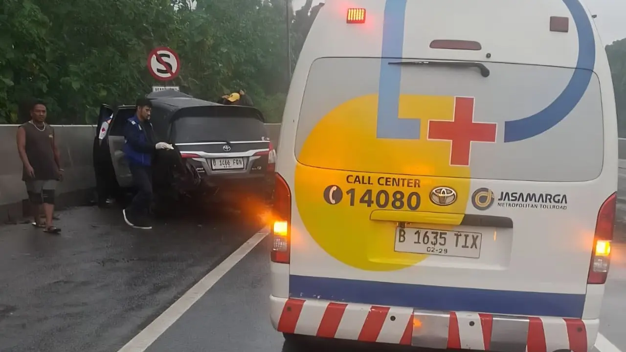 Kecelakaan lalu lintas terjadi di KM 83+300 Ruas Tol Cipularang arah Jakarta, Kamis (22/1/2026).
