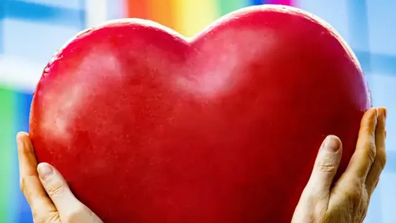 Pemkab Garut akan menerbitkan Peraturan Bupati (Perbup) membahas tentang lesbian, gay, bisexual, dan transgender (LGBT). Perbup nomor 47 tahun 2023 itu adalah turunan dari Peraturan Daerah (Perda) Garut nomor 13 tahun 2015 tentang anti perbuatan maksiat.